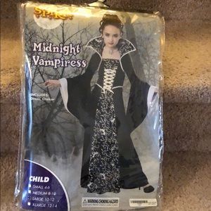 Child’s vampire Halloween costume